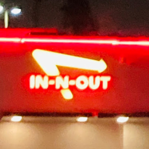 Meet your Posher, Gigi - Picture 1 of 1